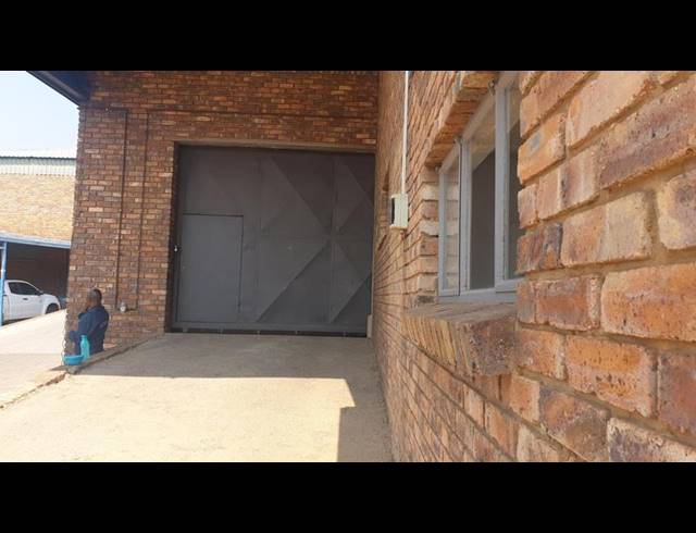 INDUSTRIAL PROPERTY TO RENT IN SILVERTON